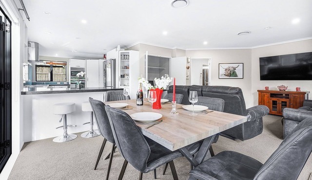 Forest Haven - Hamilton Holiday Home in Hamilton