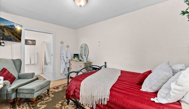 Fox Room at Conley Suites BNB in Yelm