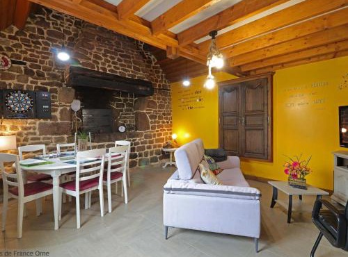 Gîte champêtre avec animaux, terrasse, jeux extérieurs, et ateliers couture près de Saint-Mars-d'Égrenne. - FR-1-497-149 in Saint-Mars-dʼÉgrenne