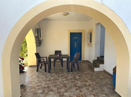 Green Parrot Apartments