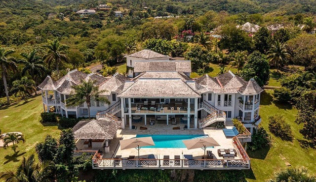 Haystack Luxury villa in Sandy Bay