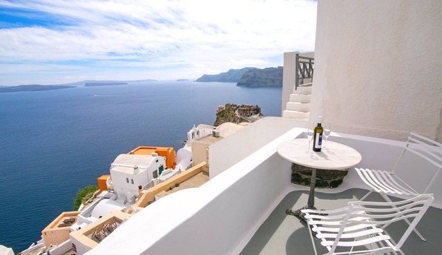 Hector Caldera Nest Oia Santorini