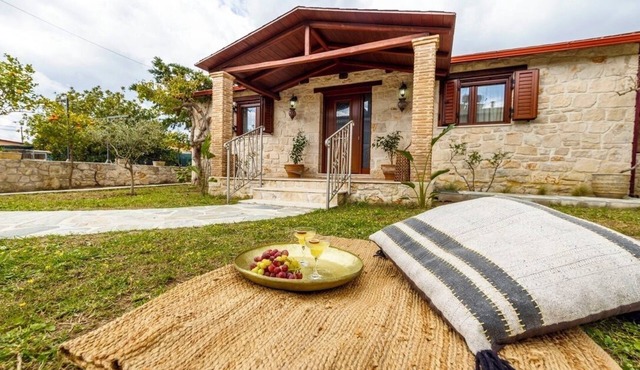 Holiday House - 5 minutes from Kalamaki Beach