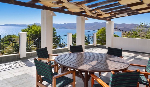 Homerez - Villa in Karistos