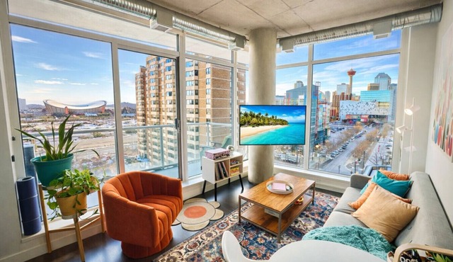 InfinityNest: Chic downtown escape/stunning views in Calgary