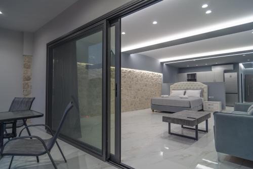 Irida Studios and Suite
