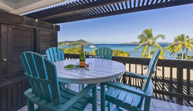 JUST REMODELED! Beachfront Villa, 2 Bed/2 Bath, Building B in St. Thomas