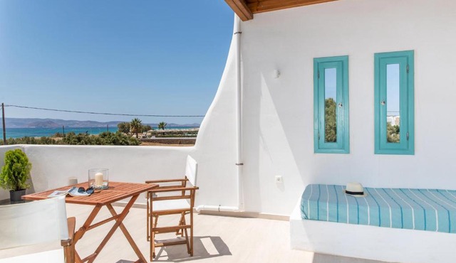 Kalais Beachfront Suites - Stunning Sea & Sunset Views, Free Beach Chairs, Bus Stop Outside, 12 Min from Naxos Town, 200 Mbps WiFi