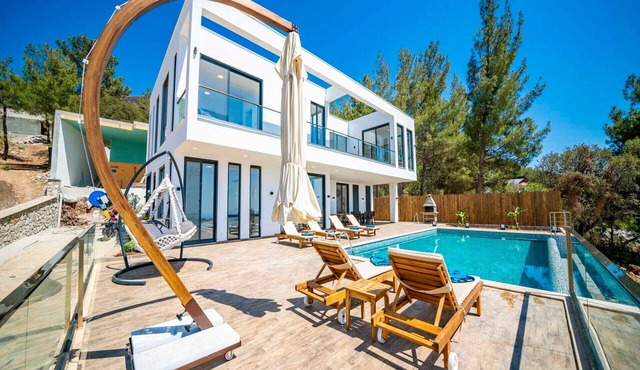 kalkan üzümlü bölgesinde 10 kişilik lüx villa in Üzümlü
