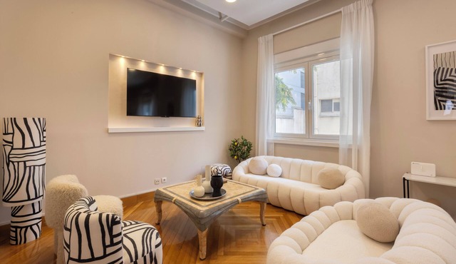 Kallirois Av. House for 7ppl, 300m from Acropolis Metro & Plaka area