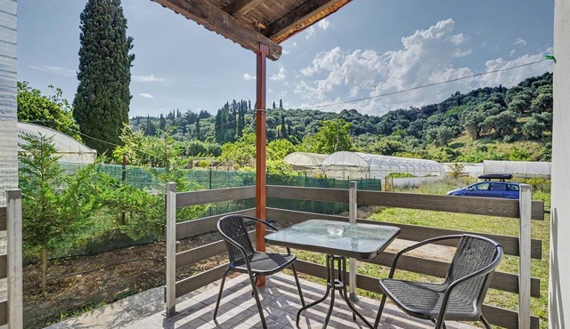Karousades Olive House Country Home with Mountain View, Wi-Fi & Air Conditioning