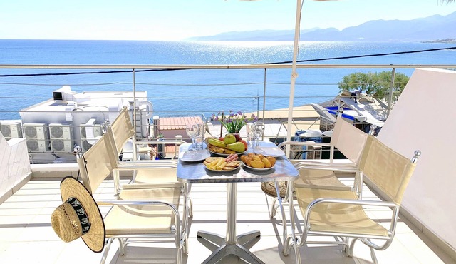 Kassavetis Center - Hotel Studios & Apartments