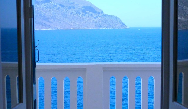 Kastelli Blu - SEA, Spectacular Luxury Waterfront Villa
