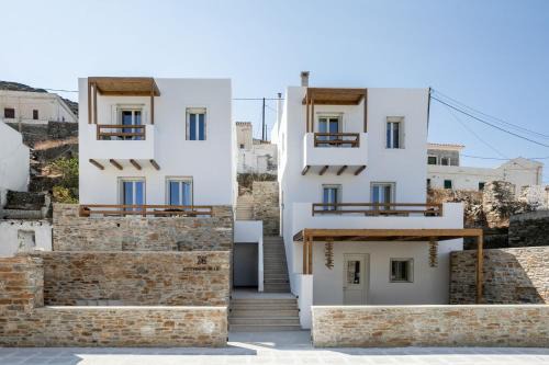 Kythnos Blue - Suite 4 Luxurious, Sea Front