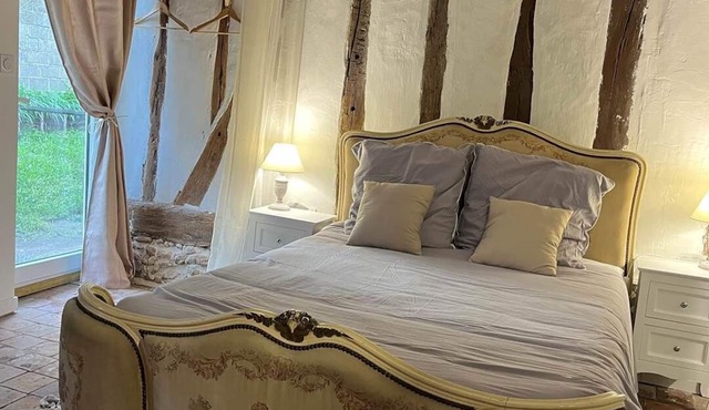 L'Écurie – Charming studio in the heart of Lorris in Lorris