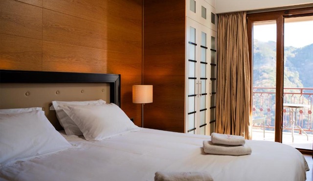 Lagadia 4 Seasons Hotel