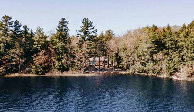 Lakeside Haven (Your Cottage Retreat) in Bracebridge