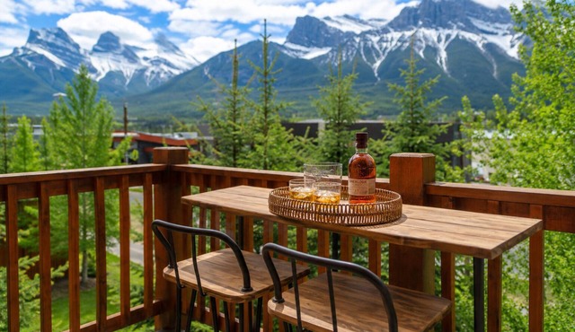 Lavish Mountain View Condo - Amazing Views & Resort Perks! in Canmore