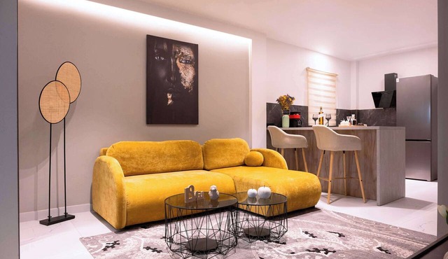 Light & Kozy Apartment - Central Patra Luxury Stay