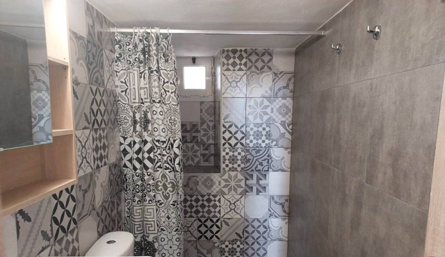 Lion's House is set in Kalymnos Pothia