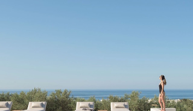 Lioterra Villa, 1.5Acres Inspired by Earth & Sea