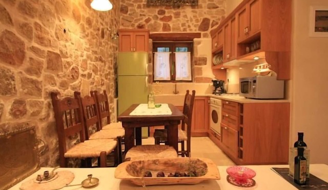 Lithos Traditional Houses