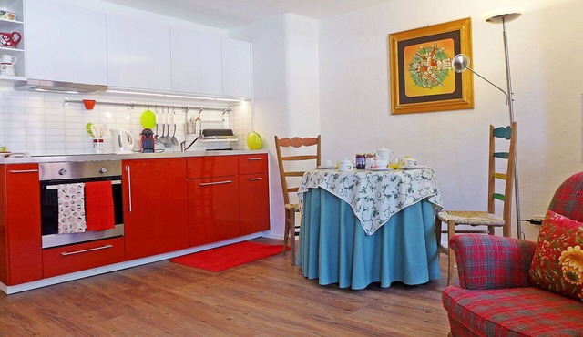 Lovely apartment for 2 people with WIFI, TV, patio and panoramic view in Bever