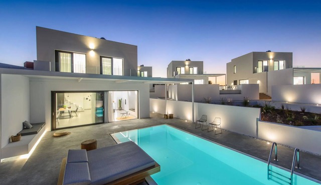 Luxury 2BR Cretan Villa Near Hersonissos Beaches