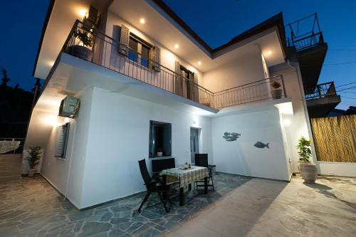 Luxury Villa Yvonni
