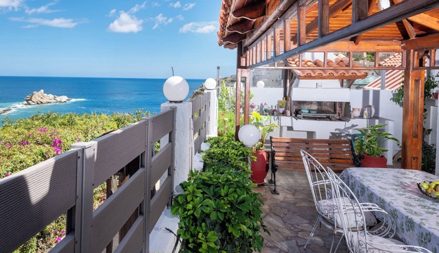 Mades Gogos house in Lygaria 3 min walk from the beach