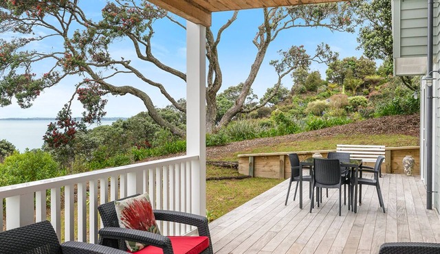 MaiMoana - Hatfields Beach Cliff-Top Retreat in Orewa