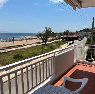 Manolis House