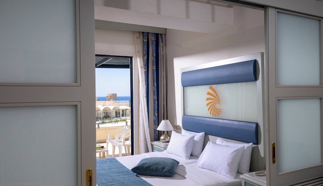 Mare Blue Hotel
