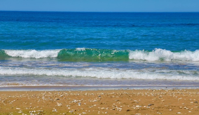 Maria Beach apartment: Apartment on the beach with 2 bedrooms, terrace, views