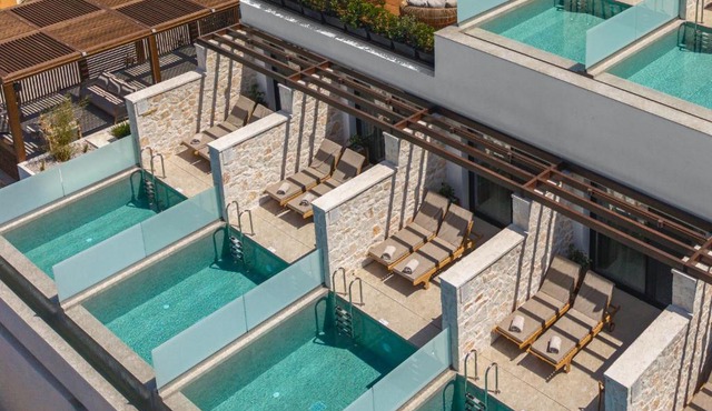 Mela Sea Suites - Seaview Private Suites