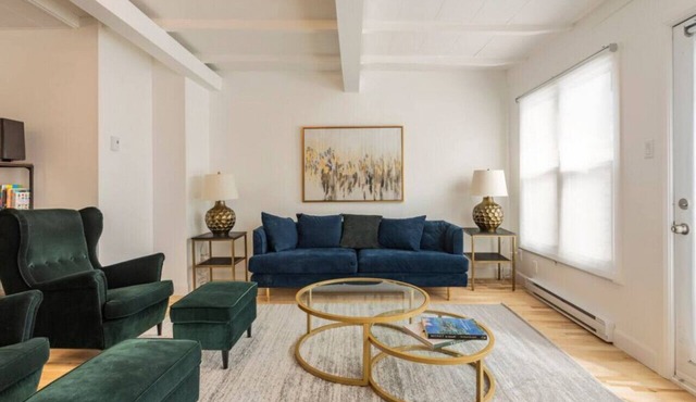 Modern Deluxe Style, Spacious Chic - Downtown MTL in Montréal