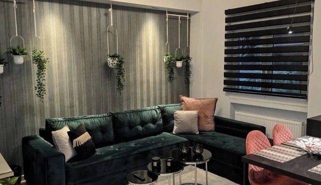 Modern Luxury Apartment Stylish & Cozy Stay