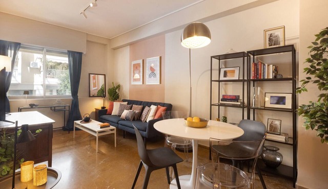 Moutsopoulou66 · Prime Seafront Living with a Priv