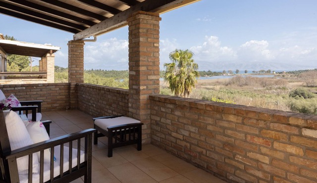 Nature meets luxury at Antinioti View three-bedroom House .