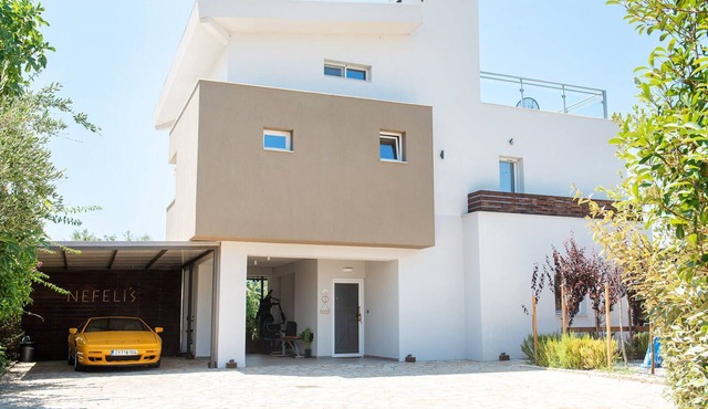 Nefeli's Luxury Villa - Private pool - ADA compliant - Near Patras - Peloponnese