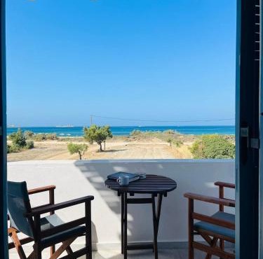 Nostos Plaka Beach