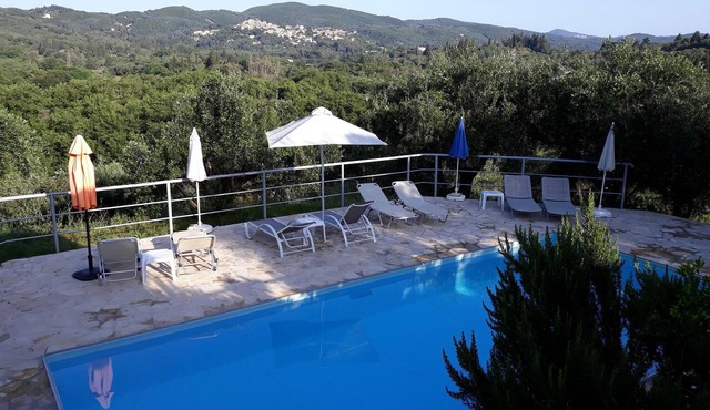 Oase in Olve grove 11000 sq on Corfu trail, Privatpool, near to sea in Giannades