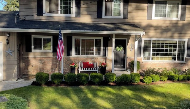 Our Nest Edmonds: Sleeps 10/Gourmet Kitchen/Sport Court/Amenities Galore/5⁕hosts in Edmonds
