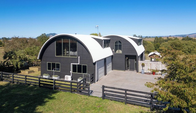 Panoramic mountain and rural views - central to key destinations in Te Awamutu
