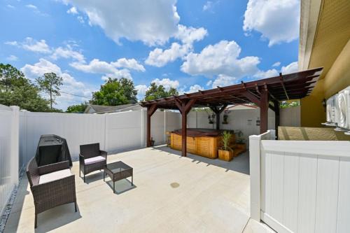 Paradise in Brandon with luxurious 6 person Spa in Brandon