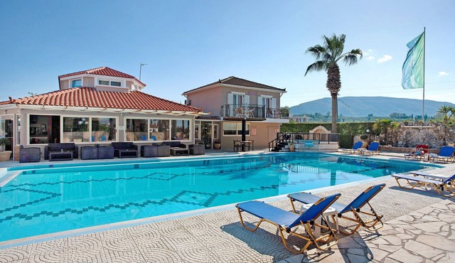 Paradise Zante Suite Poolside with Garden and Wi-Fi