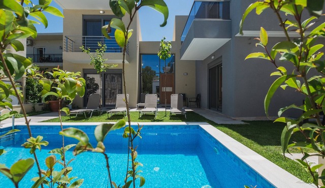Park-view Lux Pool Villa, steps to the Beach