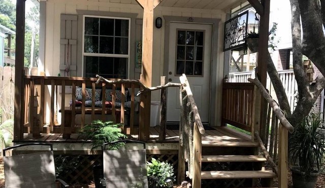 Peaceful Cottage Escape with Private Porch & Nature Views in Bacliff, Texas in Bacliff