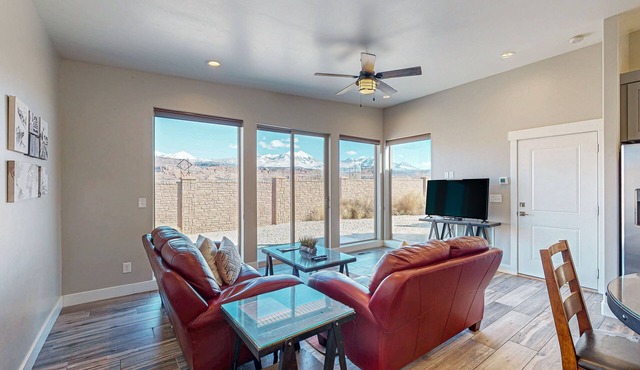 Peaceful desert home with incredible views - close to Arches National Park in Moab