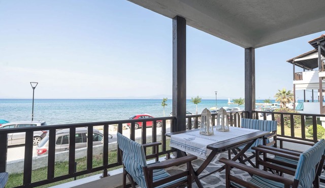 Pefkohori Seaside by Luxlikehome